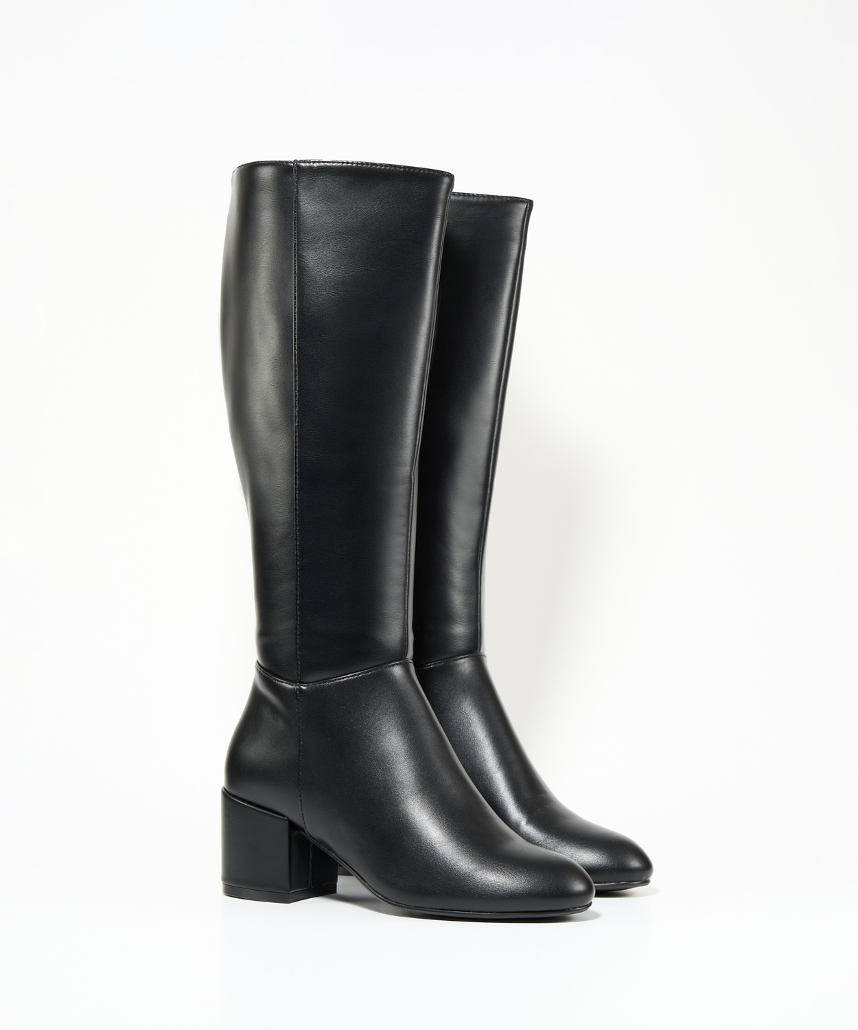 Bota alta tac&oacute;n ancho